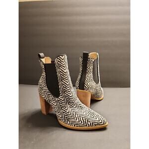 OASIS SOCIETY Esmee Chelsea Ankle Boot Womens 7 Black White Zig Zag Textile Boho